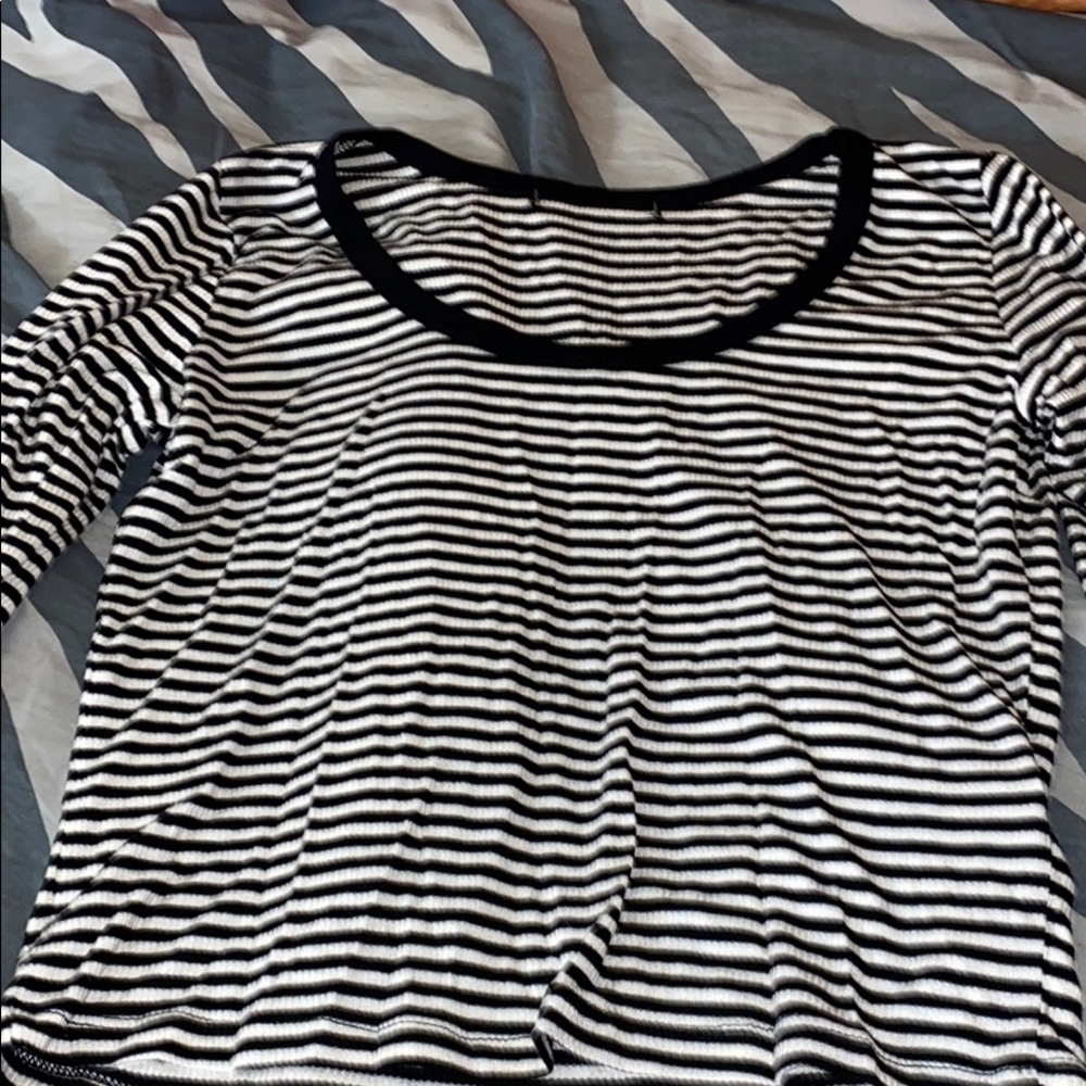 Long sleeve cropped shirt